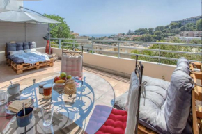 1BDR Flat with a Sea view/Terrace, Parking & WIFI